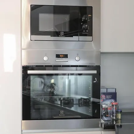 Tonka - Two Bedroom - St Apartamento Supetar