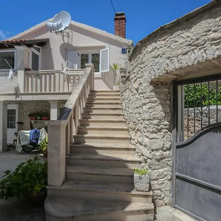 Tonka - Two Bedroom - St Apartamento