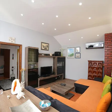 Apartamento Tonka - Two Bedroom - St